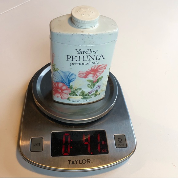 Vintage Yardley Petunia Talc Powder - Picture 9 of 10